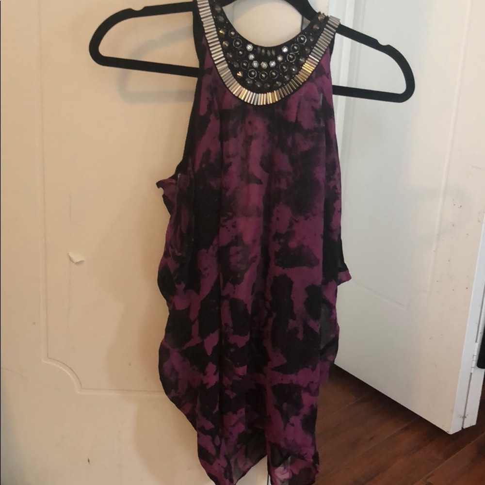 Beautiful, vibrant top